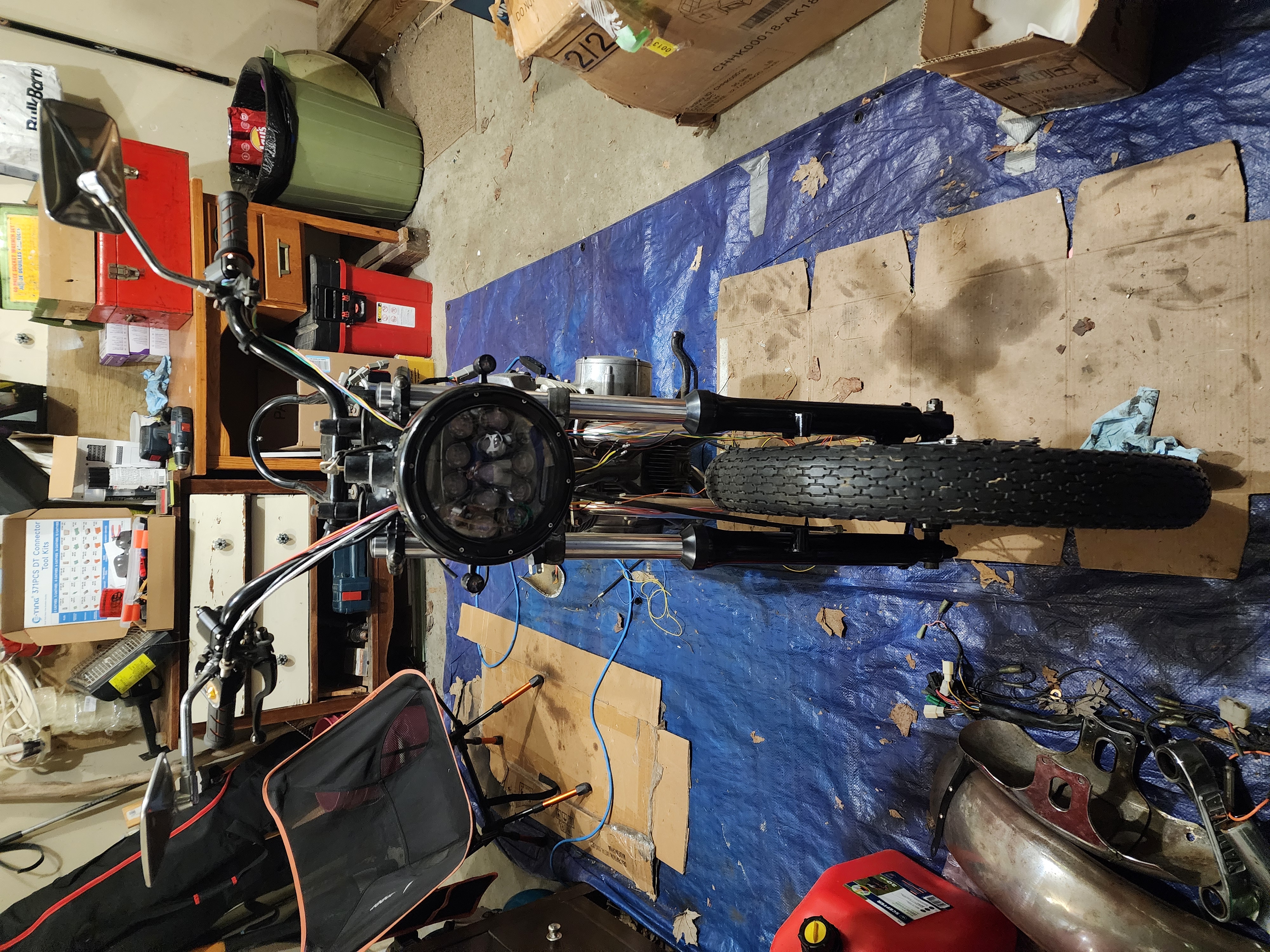 Headlight bucket